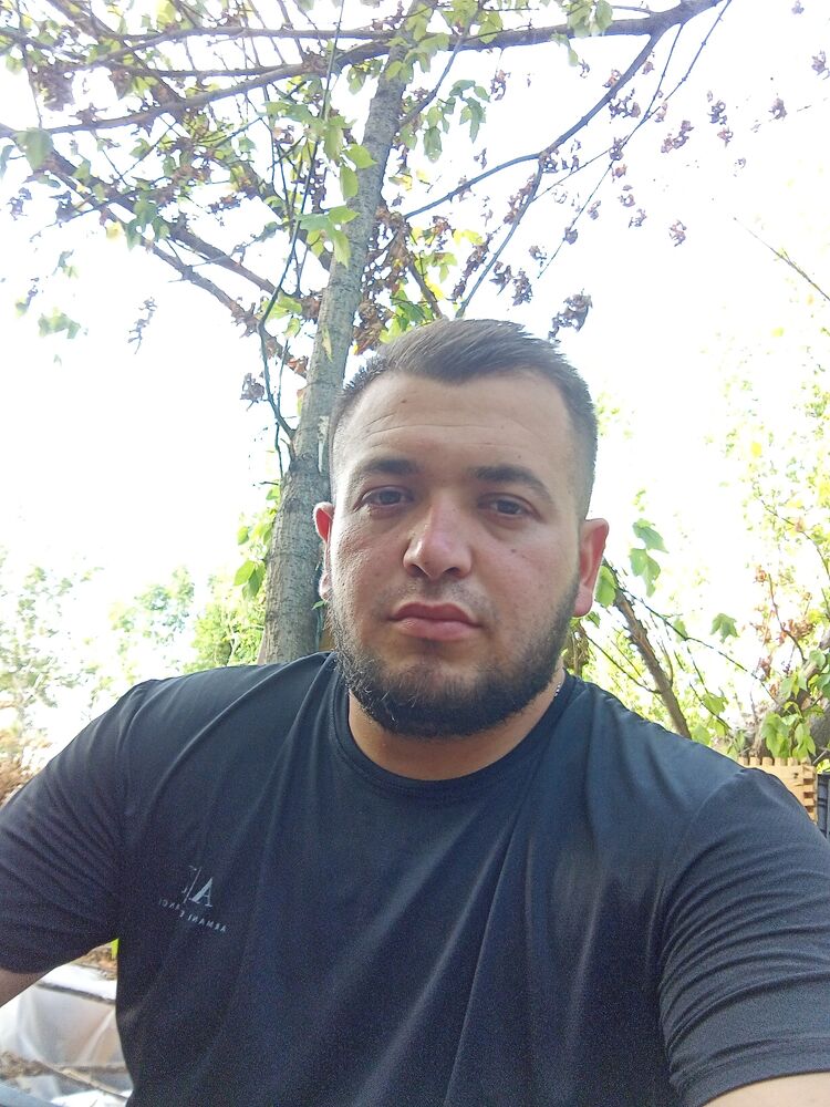 ,   Ali, 28 ,   ,   