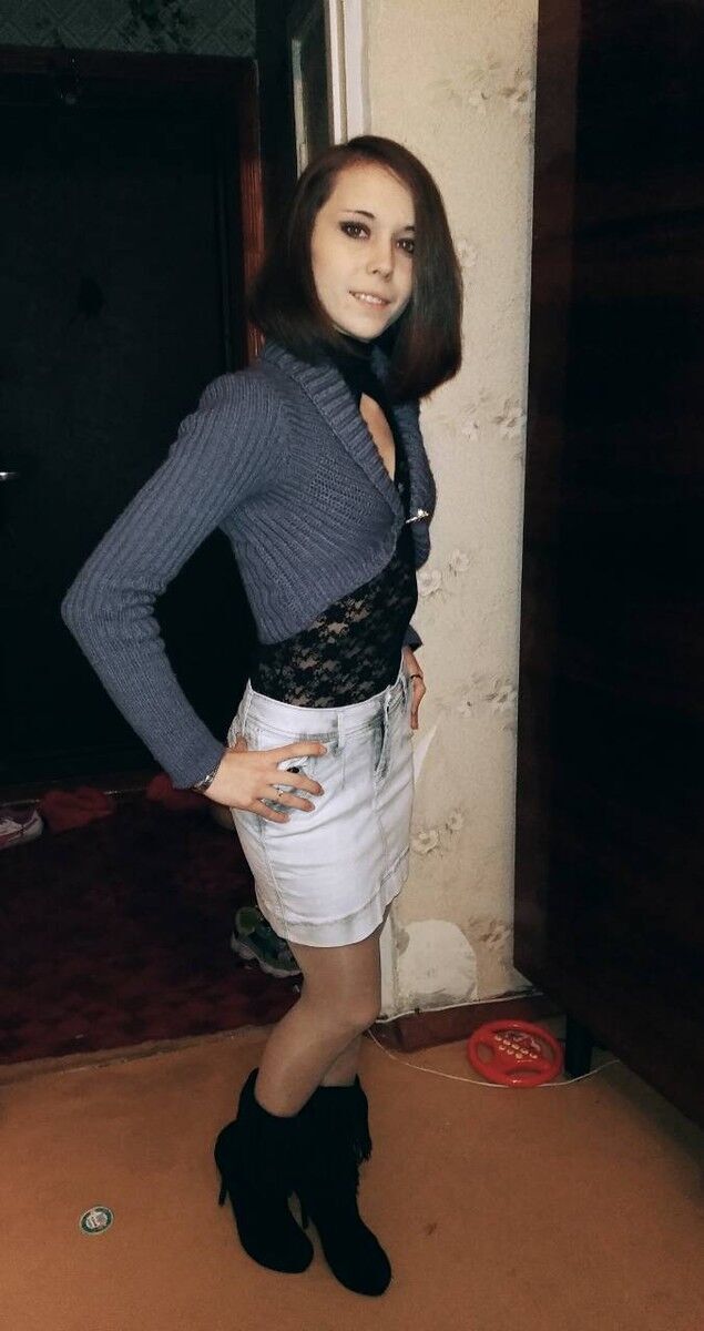 24116499  Julia, 27 ,    