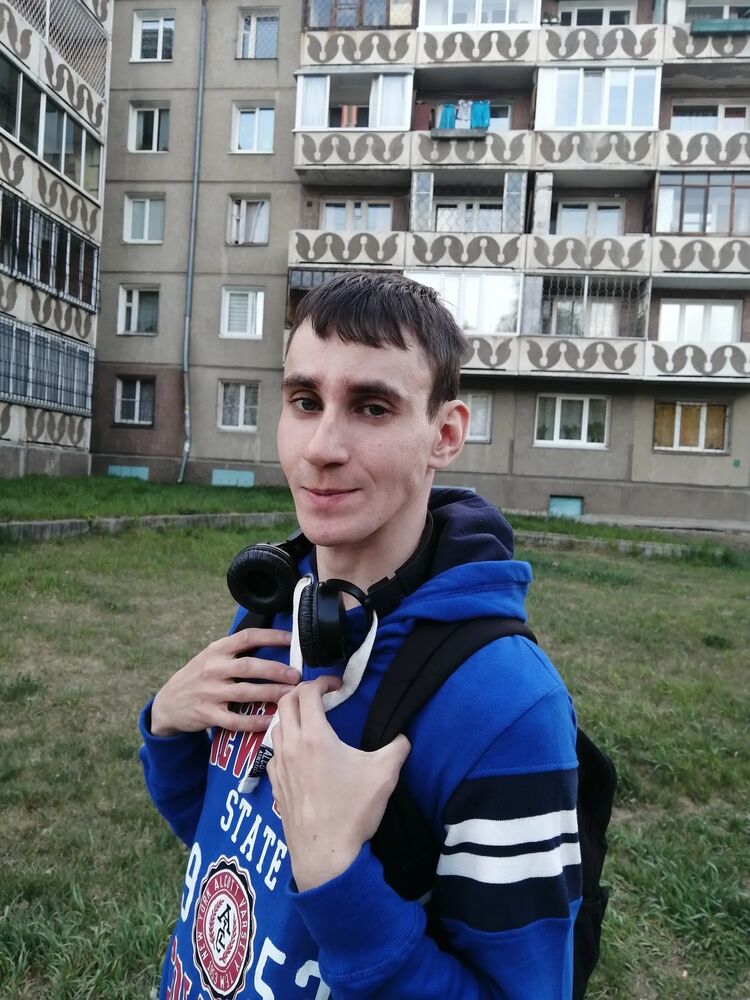  40844669  , 33 ,    