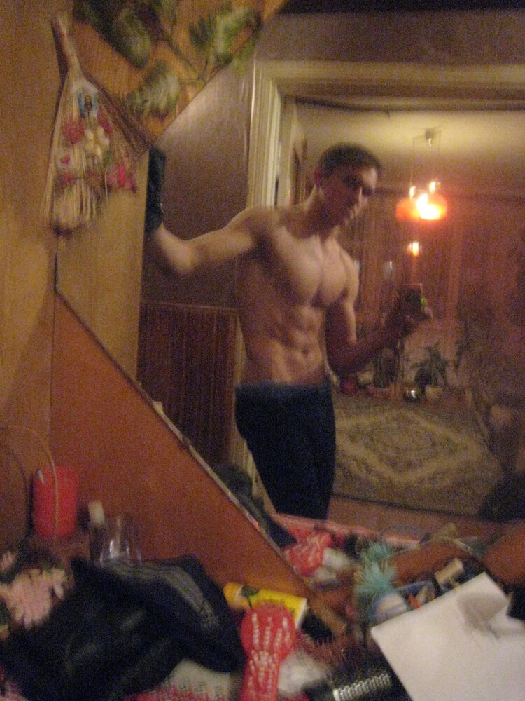  10663249  Aleksandr, 32 ,    