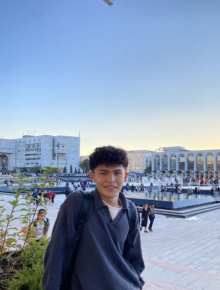 47118949  Nur, 25 ,    Milan