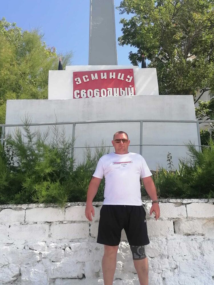  48130689  , 42 ,    