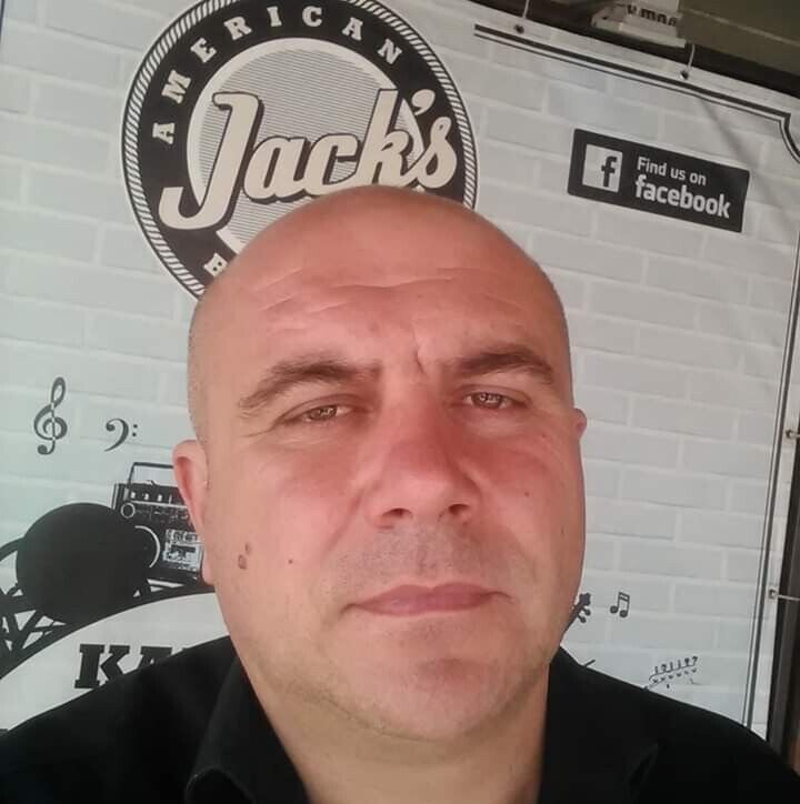  37358649  Valeriu, 50 ,    
