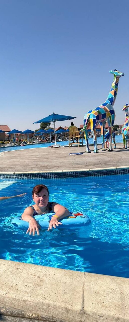  ,   Elena, 52 ,   c 