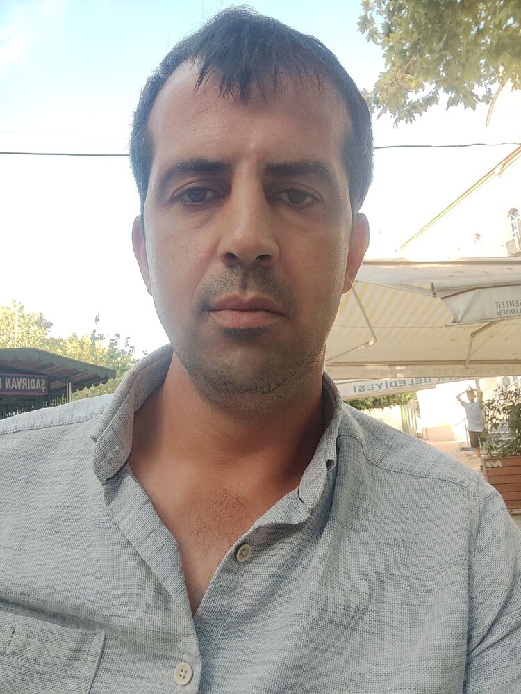  27600819  Mehmet, 42 ,    