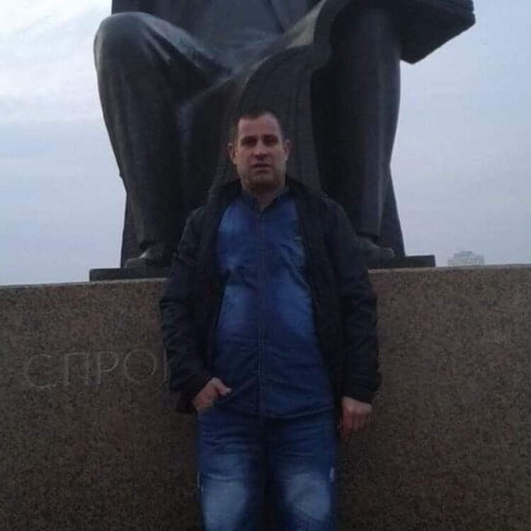  40016689  Erol, 47 ,    