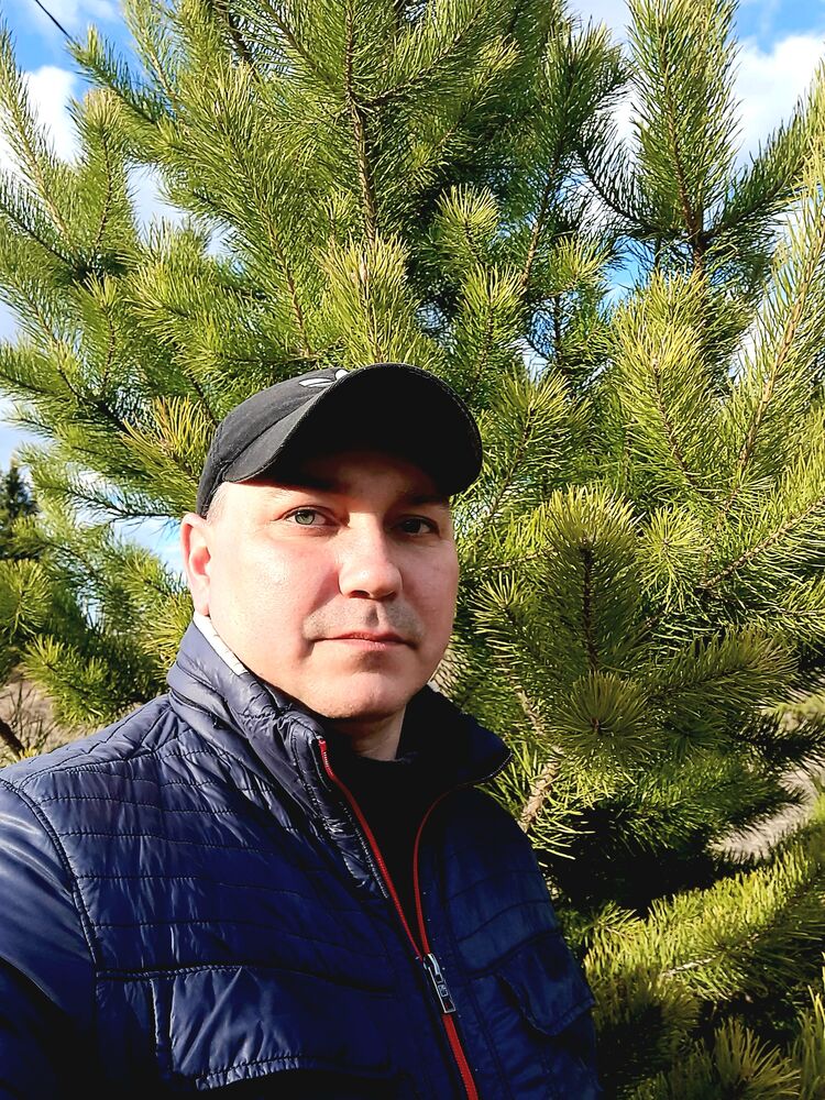  ,   Denis, 42 ,   c 