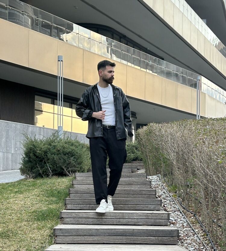  51348799  Emirhan, 24 ,    