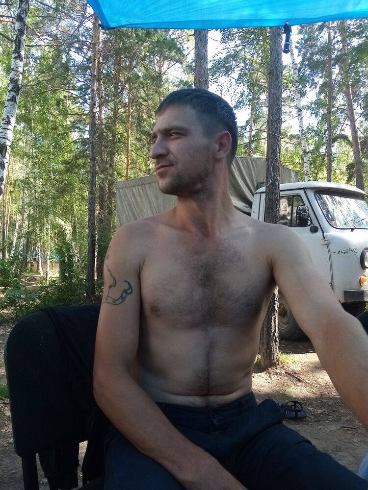  17421619  Andrei, 35 ,    