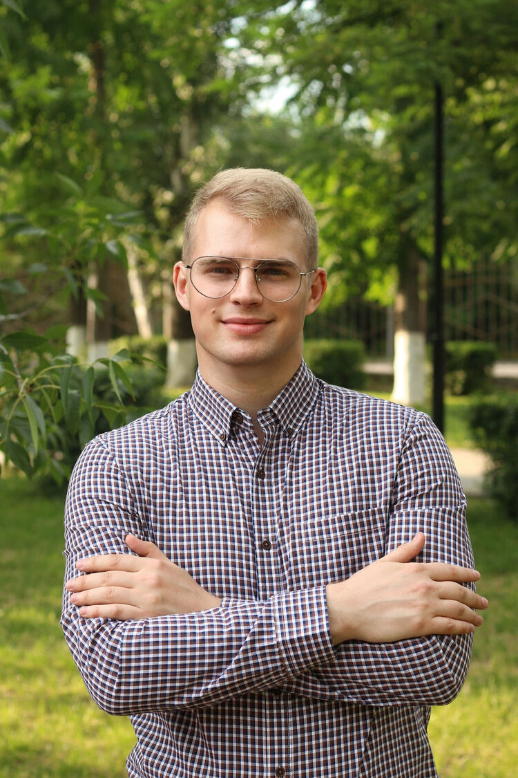  44824229  Artem, 29 ,    --