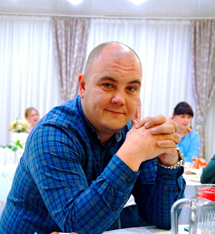  ,   Evgeny, 37 ,   ,   , c , 