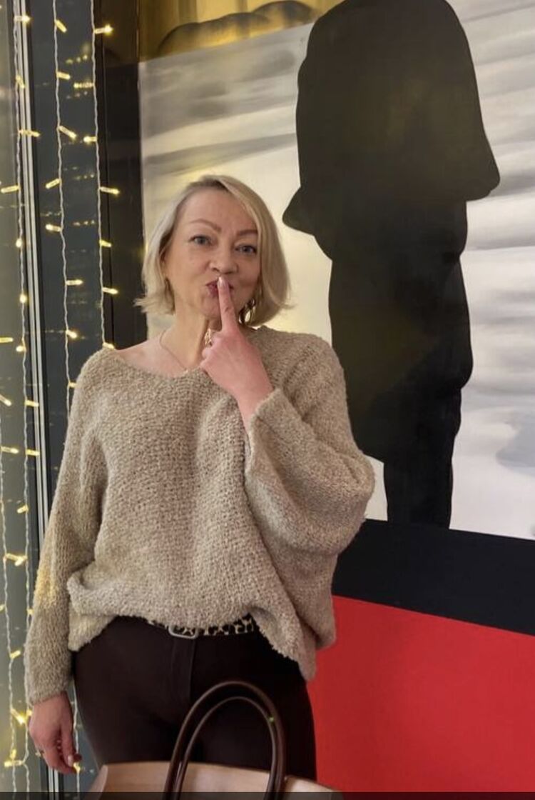  54323819  , 52 ,    -