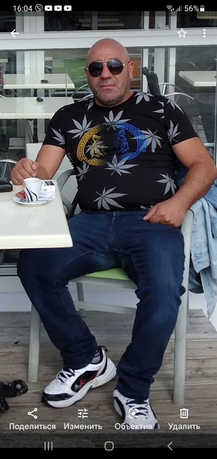  24224039  Artur, 45 ,    