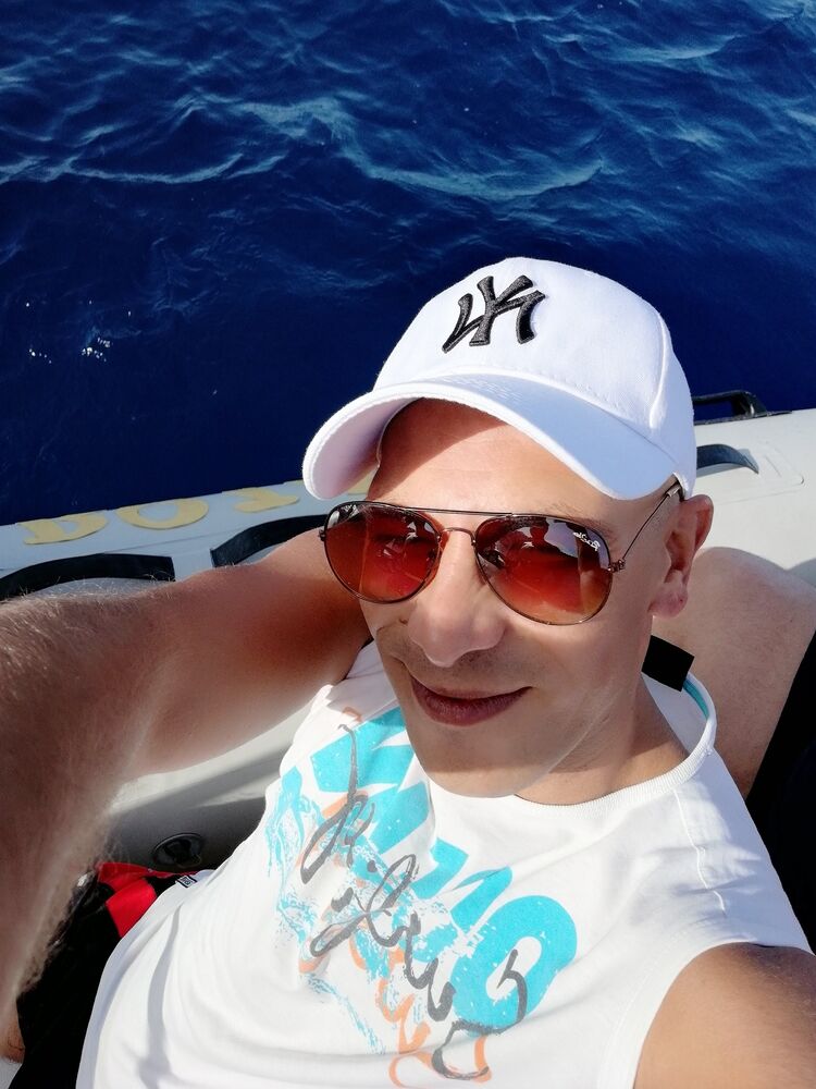  ,   MrEx, 43 ,   ,   , c , 