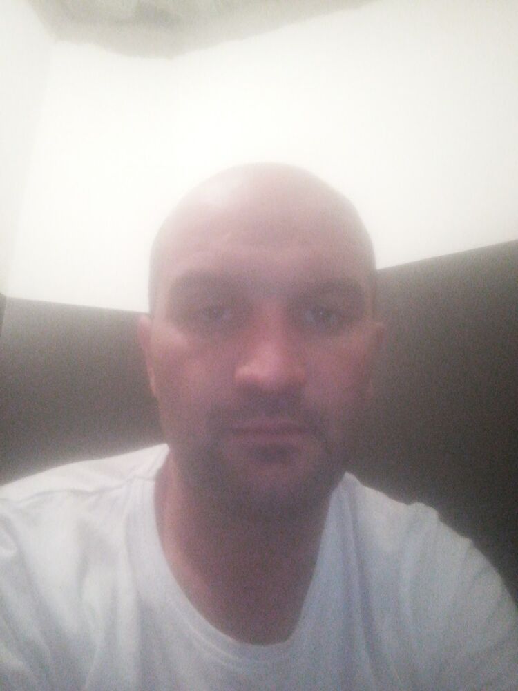  15589929  Dato, 37 ,    