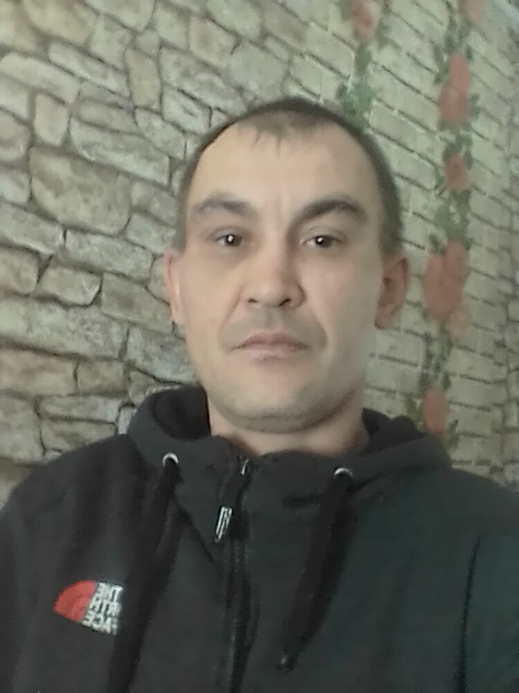  32328279  Nikolai, 41 ,    