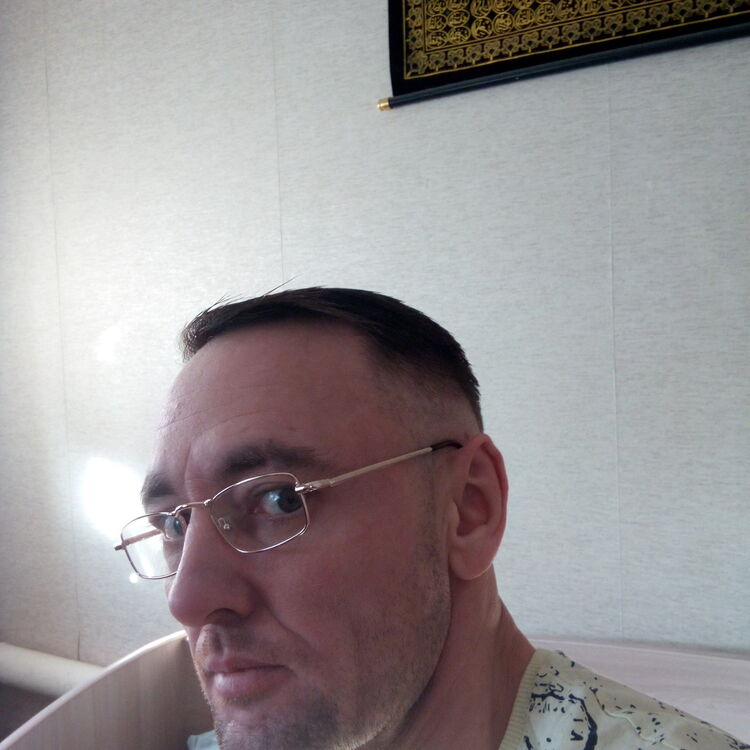  40217329  , 42 ,    