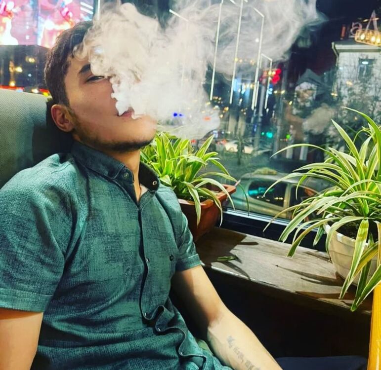  53566439  Ali, 23 ,    