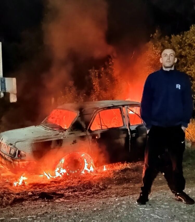  ,   Artem, 28 ,   ,   , c , 