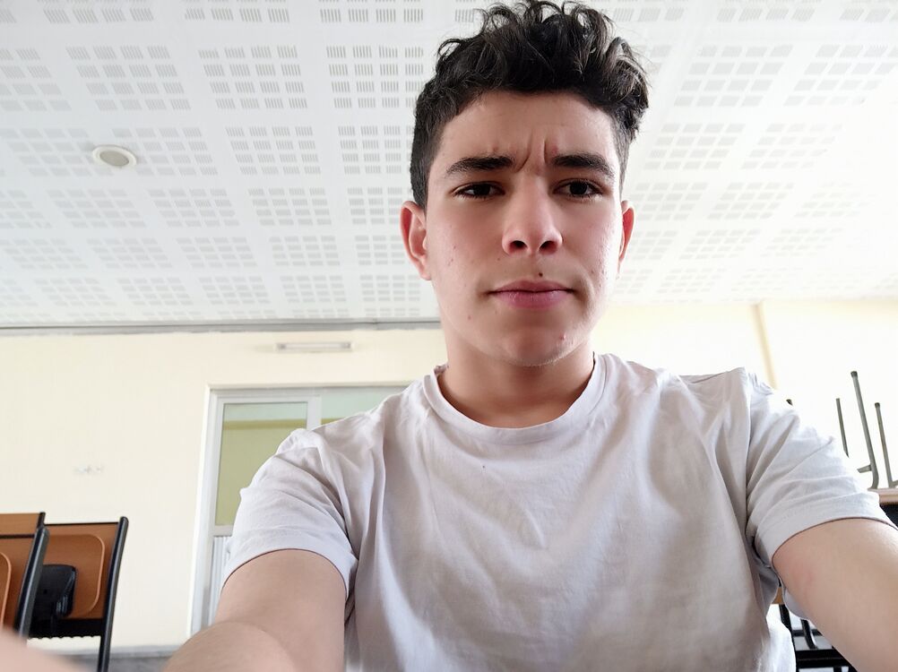  23221449  Mohamed, 23 ,    Algiers