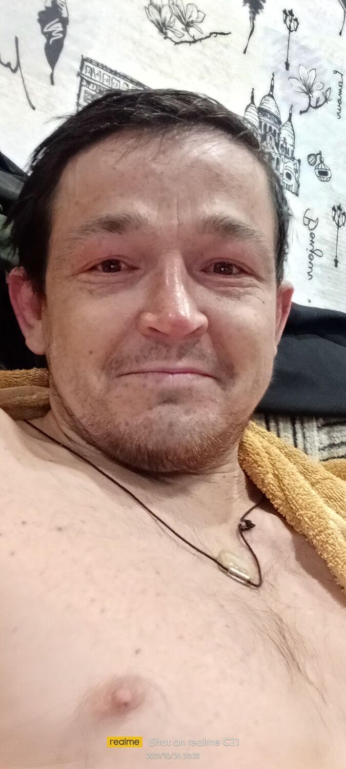  26080289  Alexander, 38 ,    -