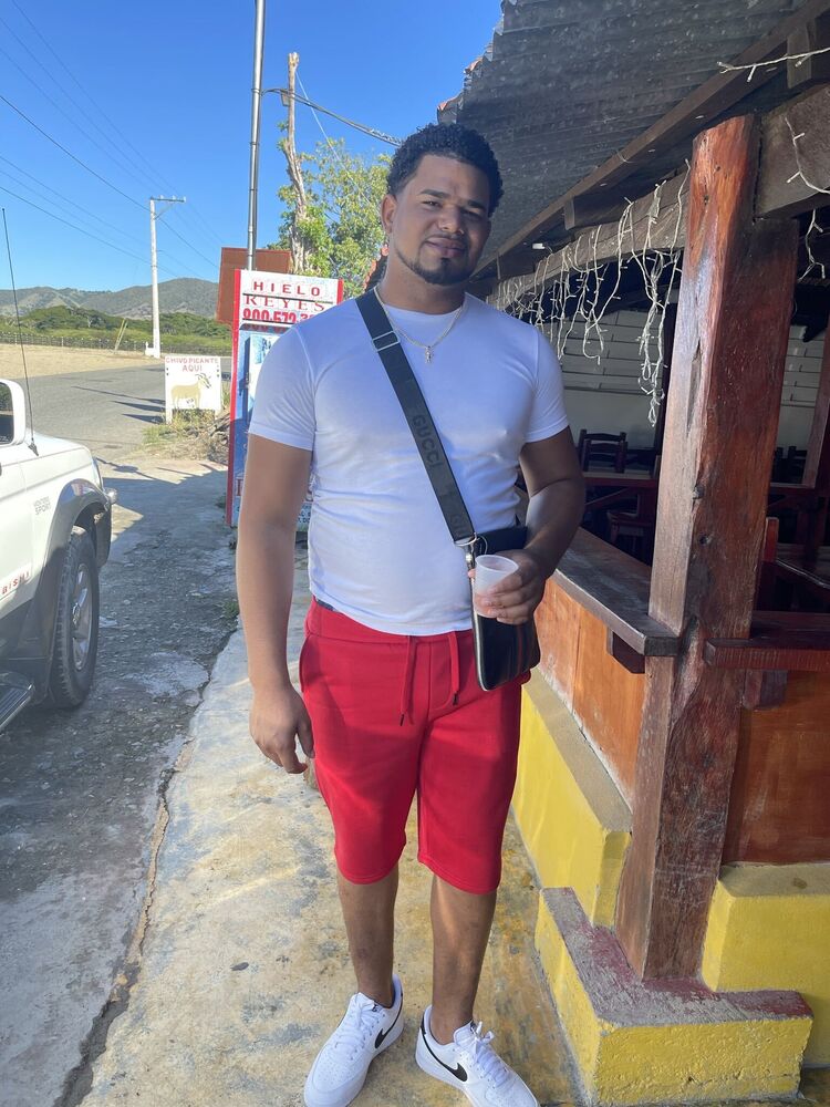  La Vega,   Frannies, 27 ,   ,   