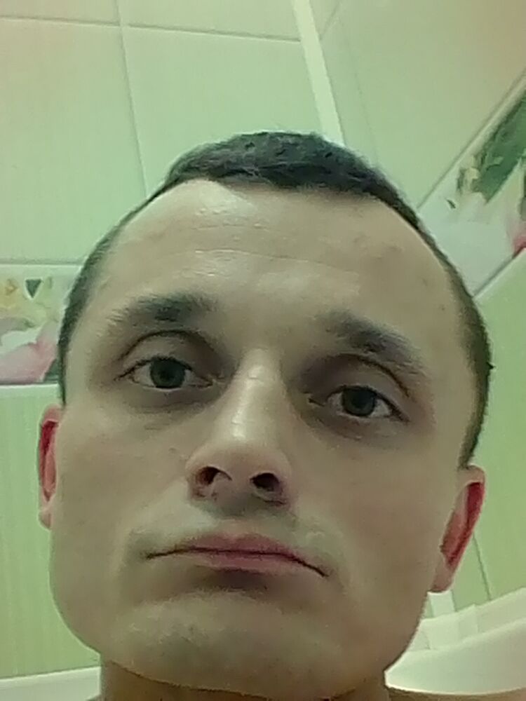  15392959  Vlad, 41 ,    