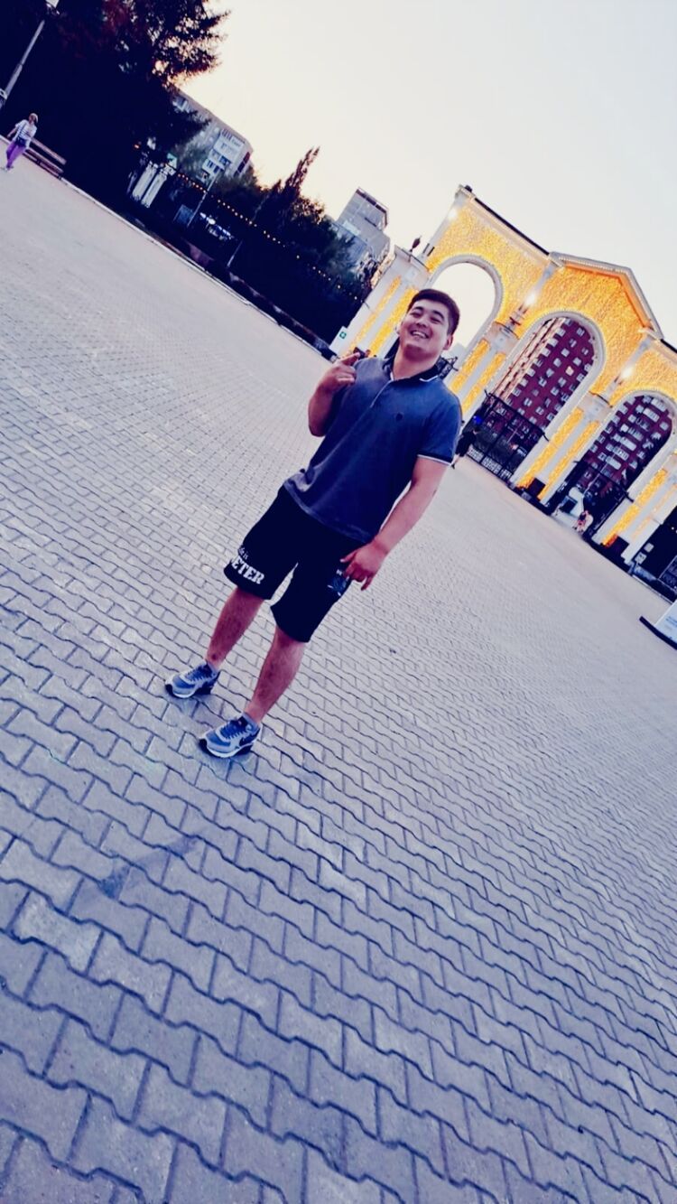  ,   Elbek, 27 ,   c 