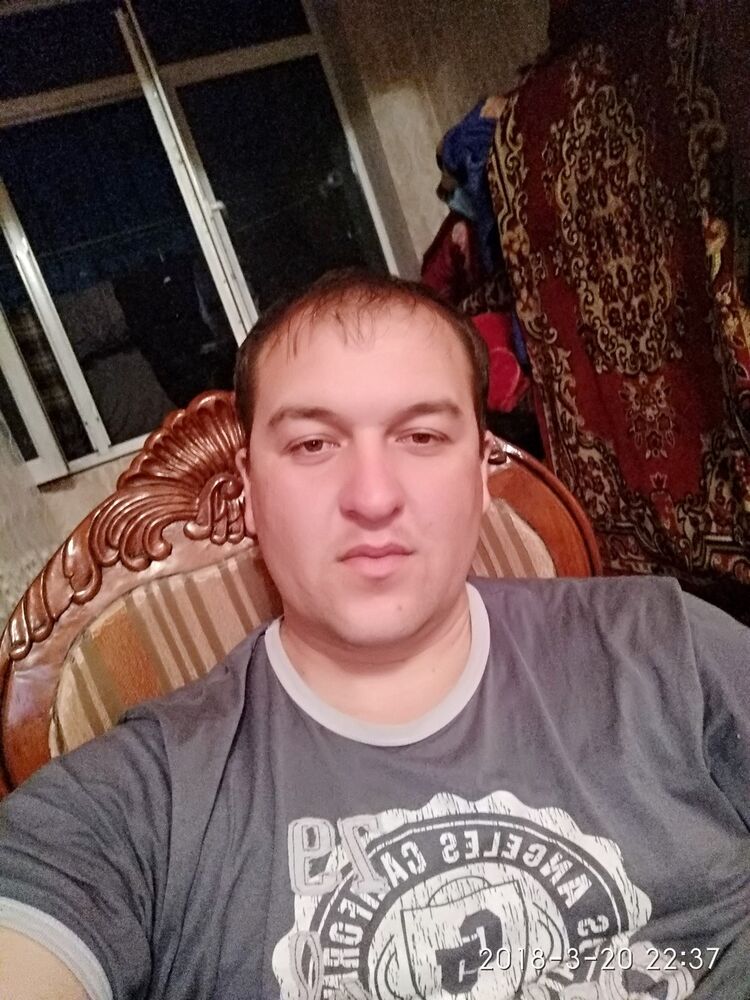  ,   Sasha, 33 ,  