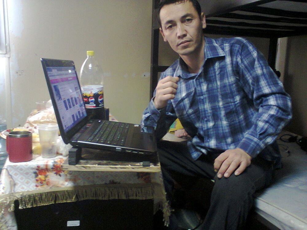  18036059  Rustam, 45 ,    