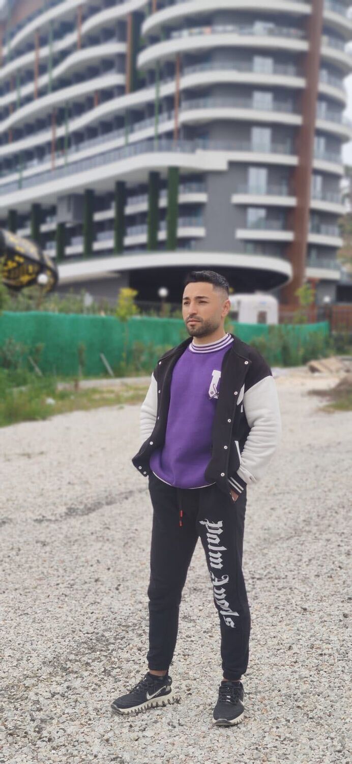  35237409  Hasan, 26 ,    Kavaklidere