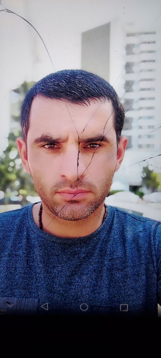  48638589  Avtandil, 37 ,    
