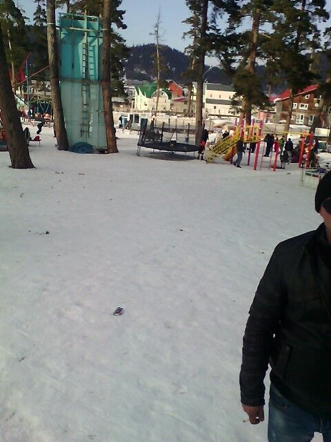  7061339  Zura, 31 ,    