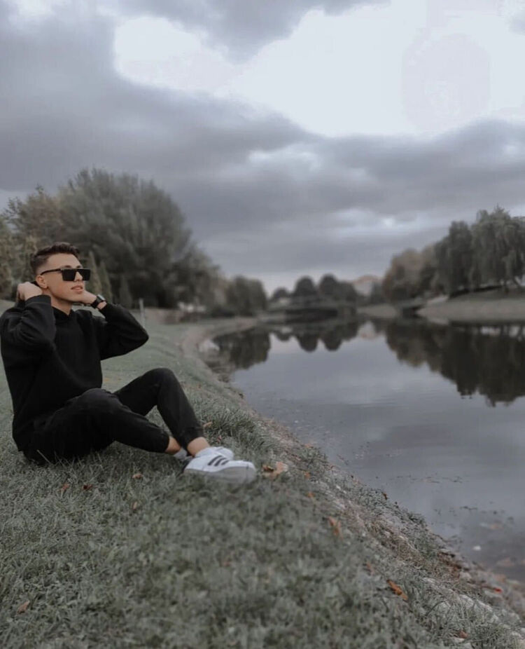  30437739  Aelismail, 22 ,    