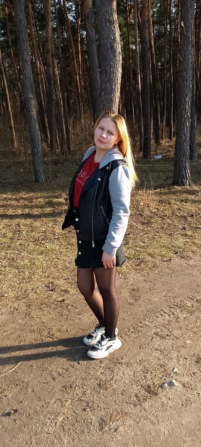  51952329  Inna, 20 ,    