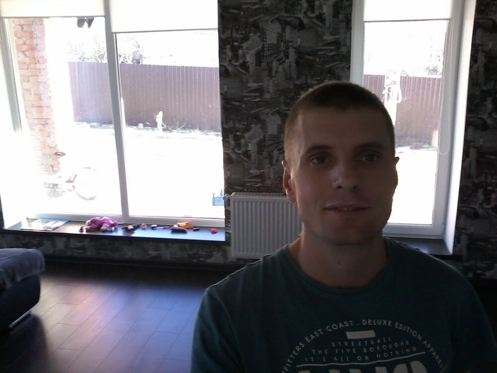  18808399  Igor, 38 ,    