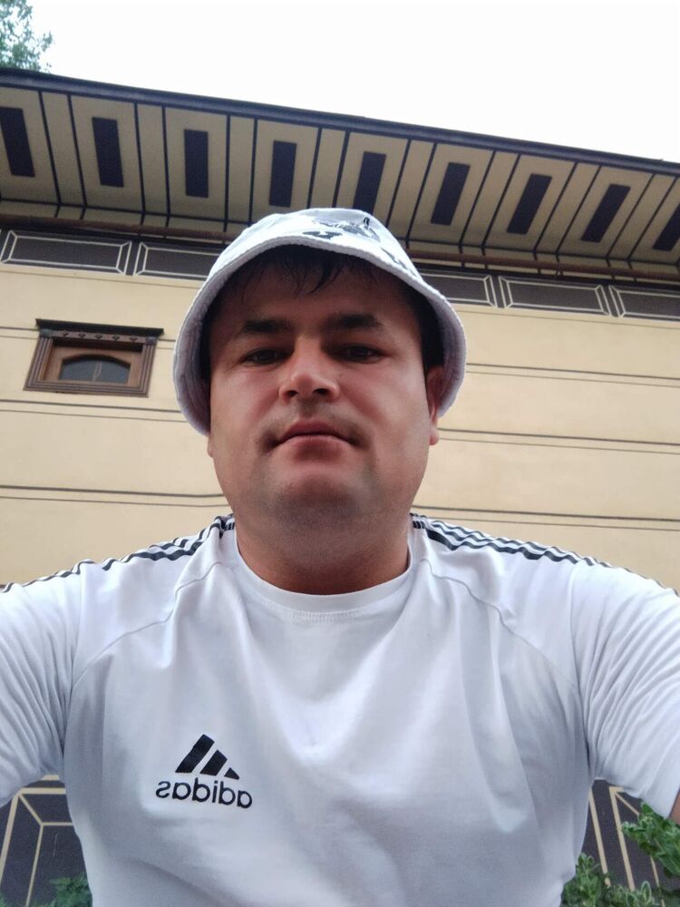  39203179  Muxiddin, 32 ,    Praha