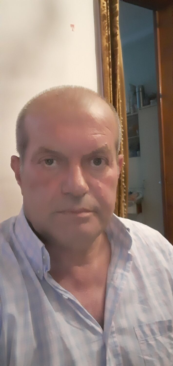  52883669  David, 54 ,    