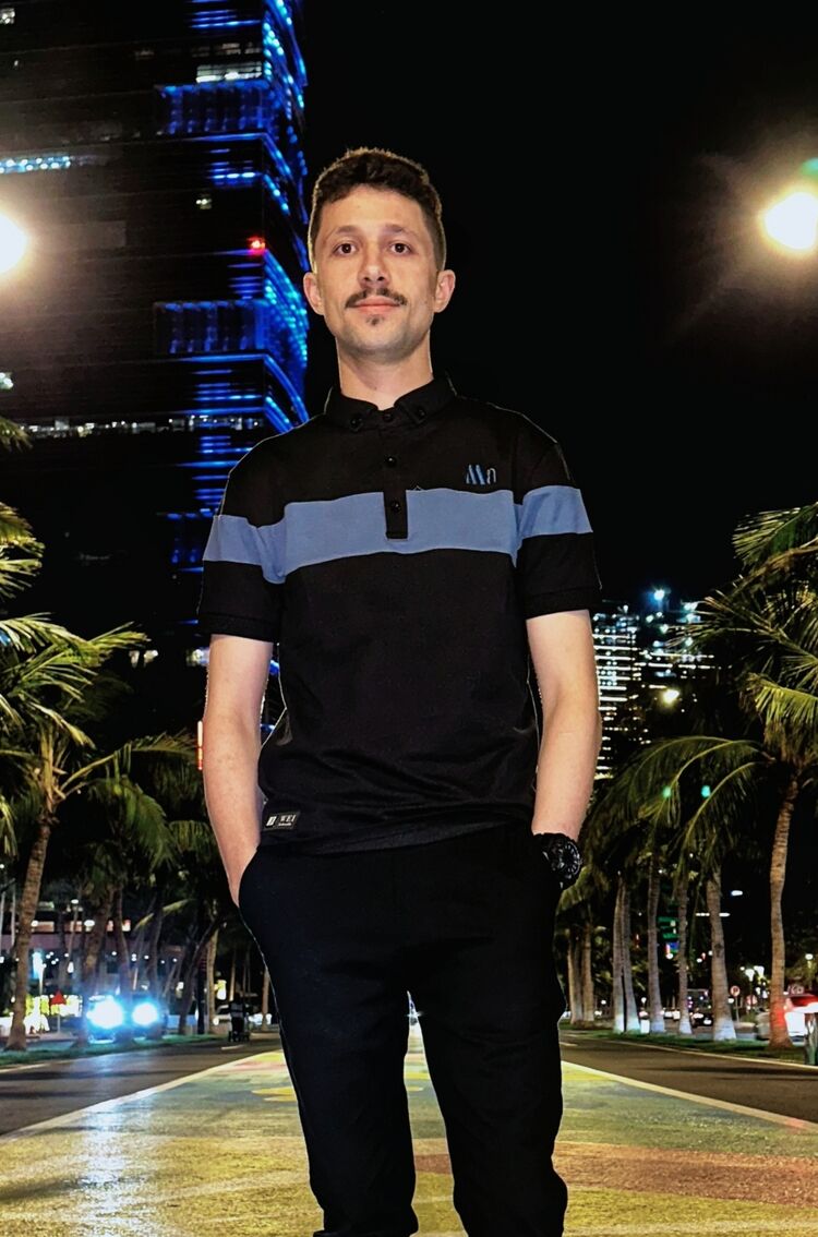  Jiddah,   Hesham, 27 ,   ,   