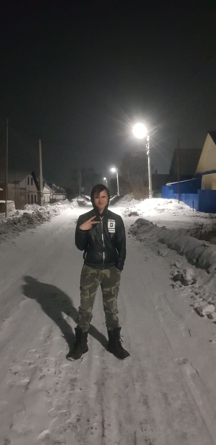  25970149  Mikhail, 22 ,    