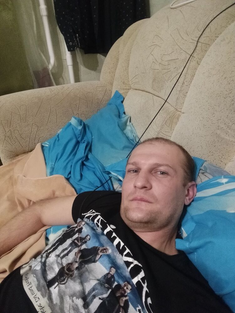  47116289  Oleg, 37 ,    