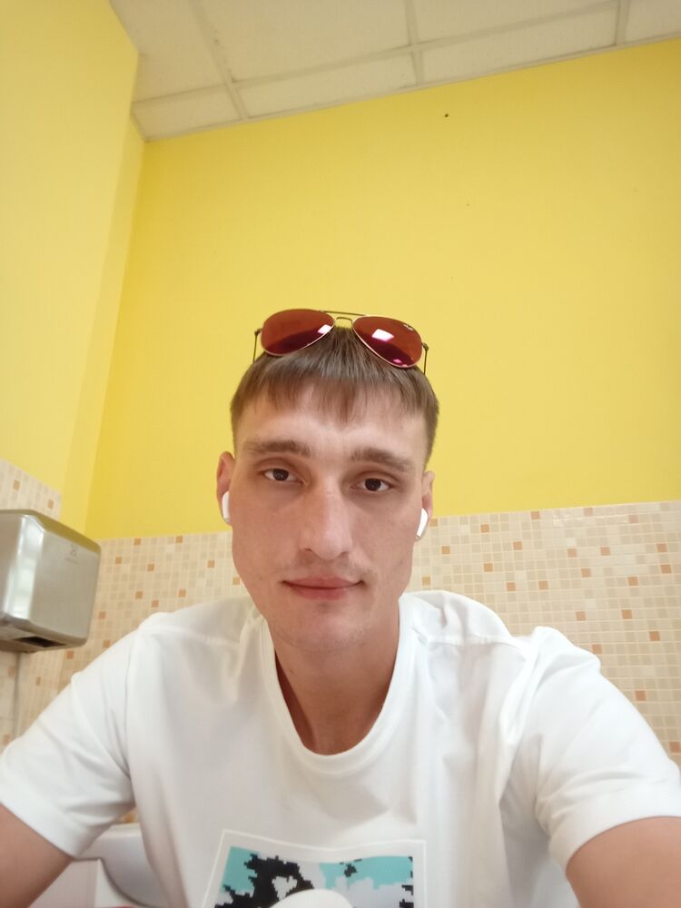 36561059  Kirill, 31 ,    
