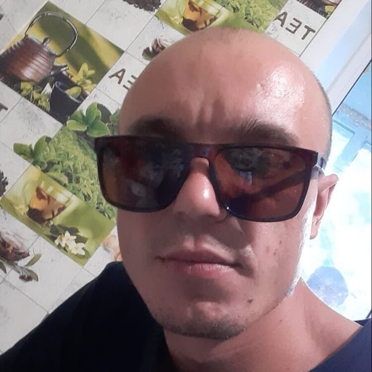  46775649  , 28 ,    