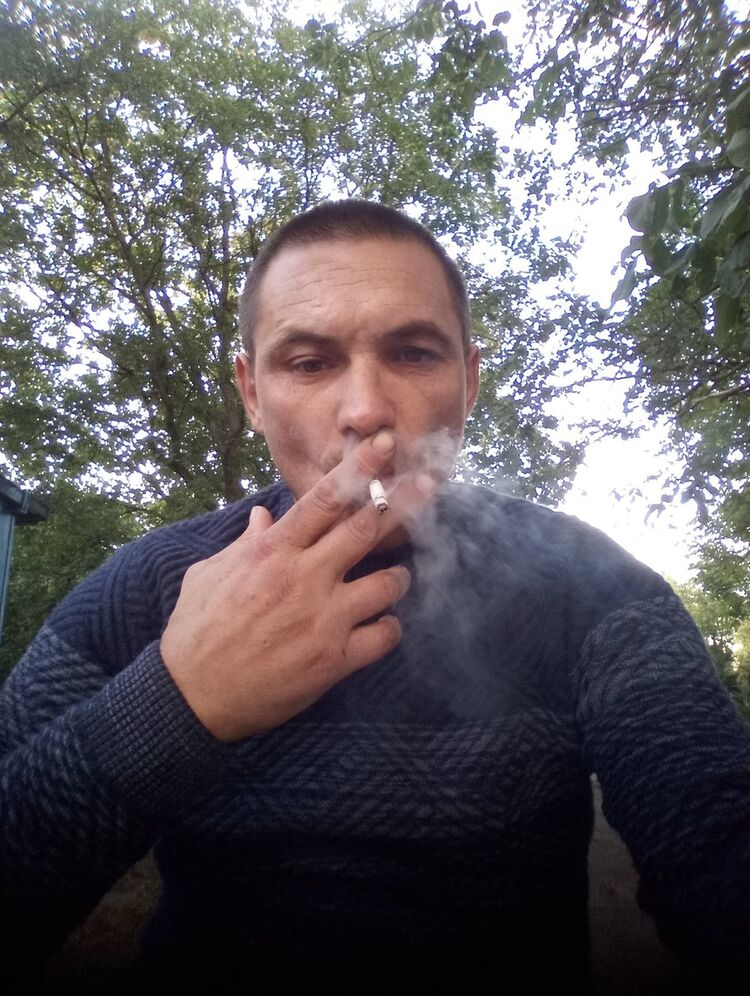  17645039  Andrej, 46 ,    