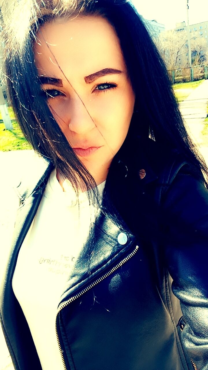 39195309  Milana, 31 ,    
