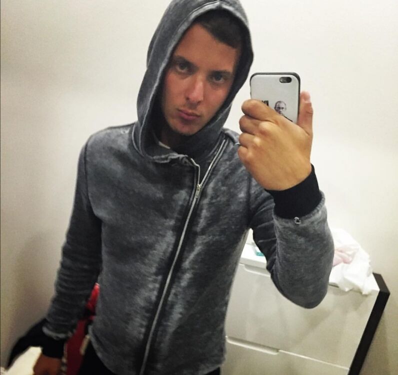 ���� 18421599 ������� �������, 32 ����, ���� ���������� � ������