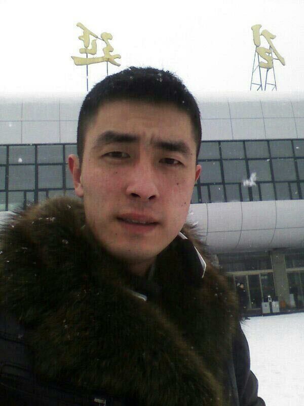  31480249  Oleg, 37 ,    