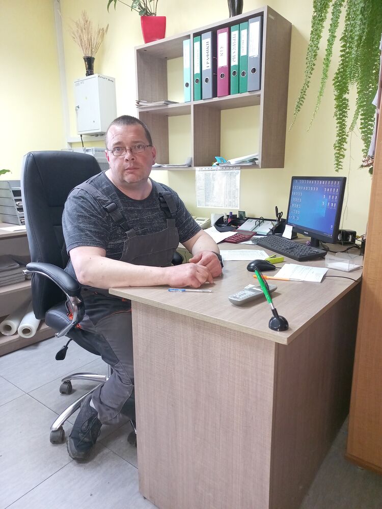  26568899  Alex, 48 ,    