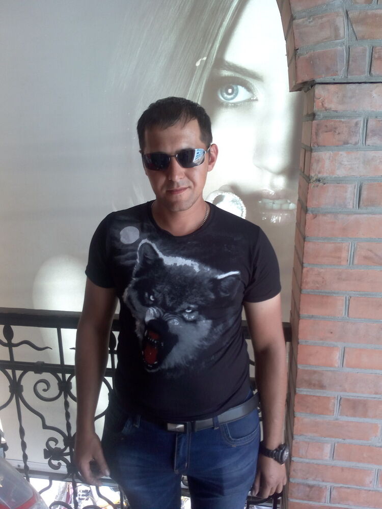  10064719  Igor, 39 ,    