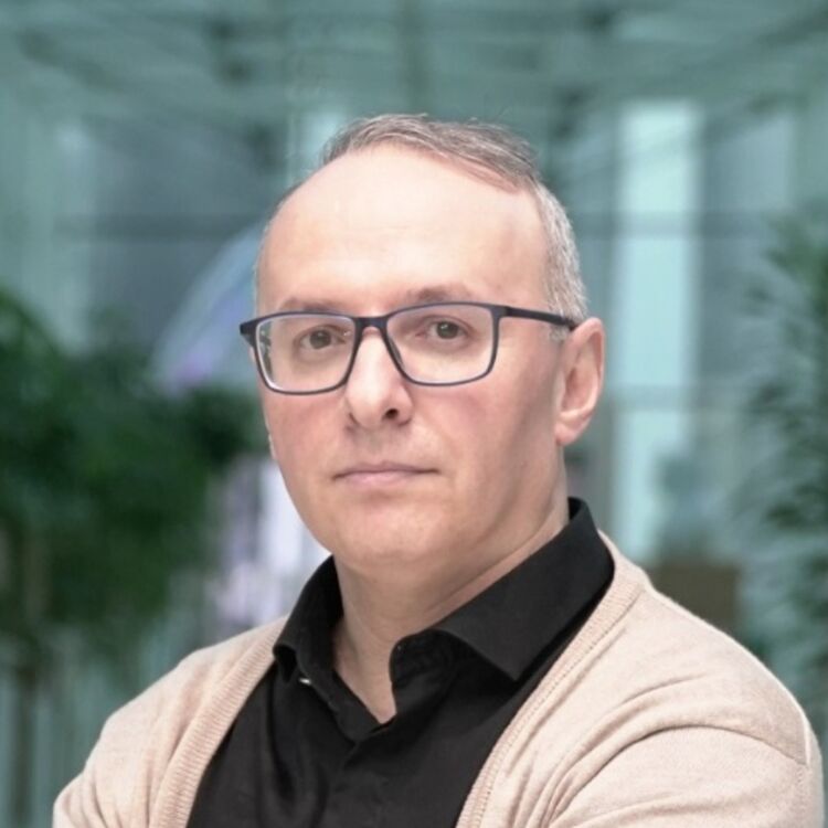  47087679  Rufat, 49 ,    